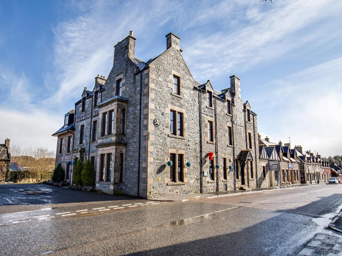 Richmond Arms Hotel Tomintoul Exterior photo